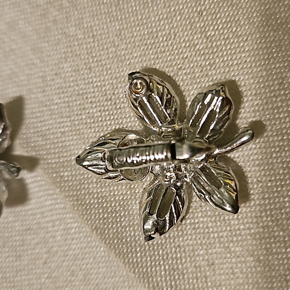 Sarah Coventry Floral Clip On Earrings Silver Tone Vintage Signed - Picture 5 of 6